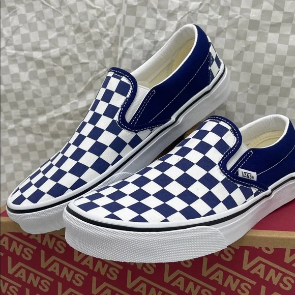 Vans Men’s Classic Slip-On
Color Theory Checkerboard
VN000BVZBYM Sneakers Beacon - Picture 5 of 16